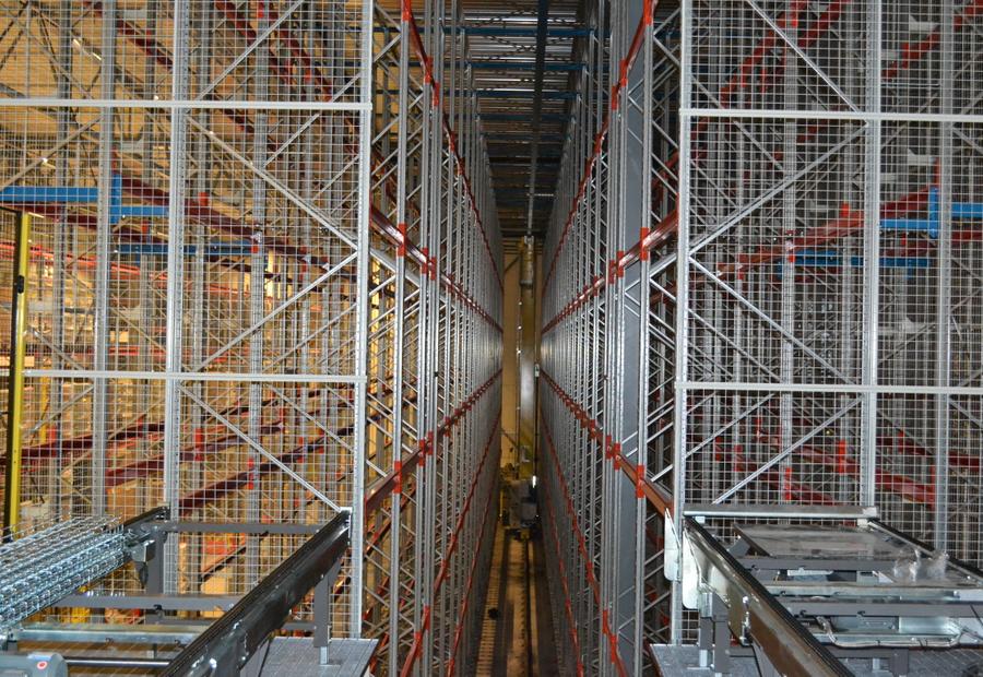 Automatic high bay racking